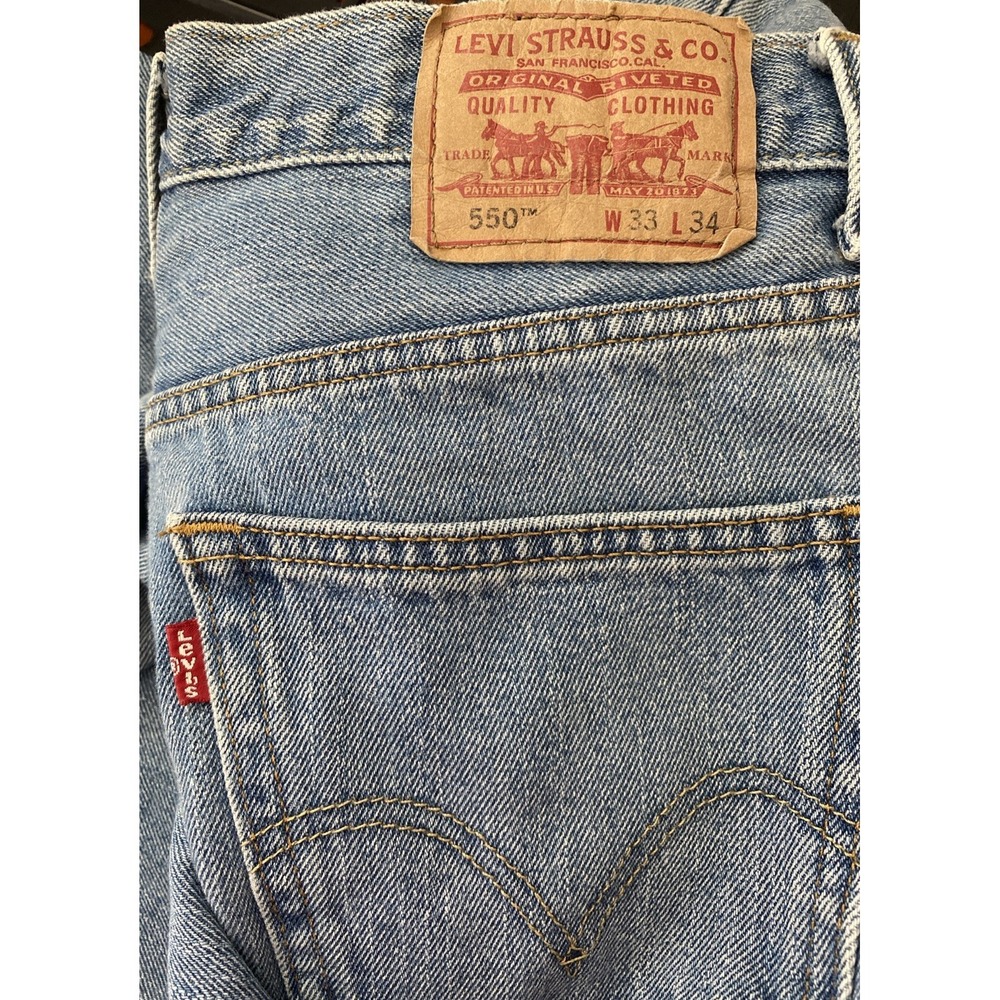 Levi's 550 Men's Relaxed Fit Light Wash Denim Jeans Size 33x34 Straight‎ Leg